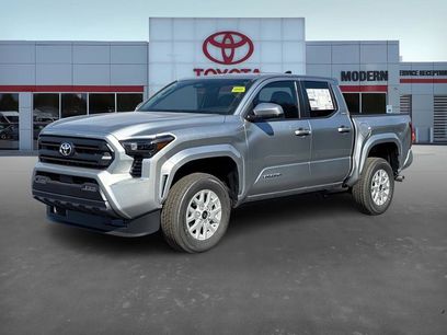 New 2025 Toyota Tacoma SR5