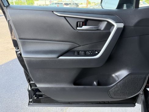 Used 2021 Toyota RAV4 XLE w/ Convenience Package AWD/4WD image 10