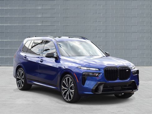 Used 2025 BMW X7 M60i image 1