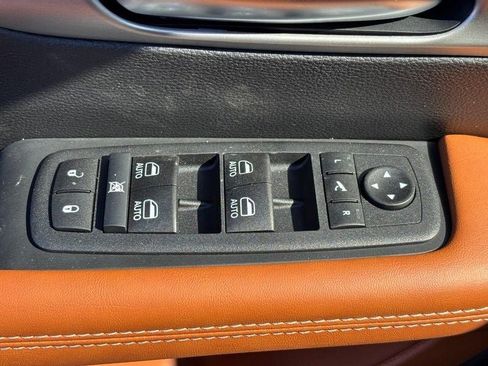 New 2026 Chrysler Pacifica Pinnacle image 18