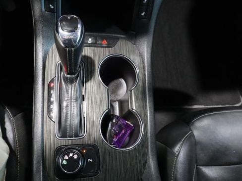 Used 2018 GMC Acadia SLT image 31