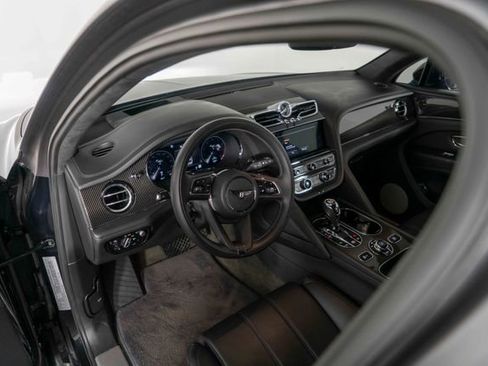 Used 2022 Bentley Bentayga AWD/4WD image 19