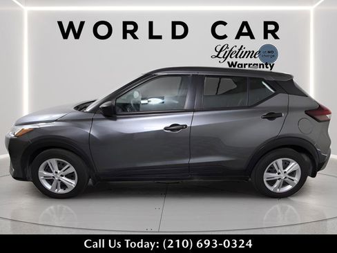 Used 2024 Nissan Kicks S image 4