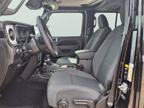 New 2026 Jeep Gladiator Sport AWD/4WD image 10
