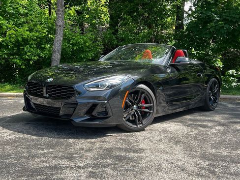 Used 2025 BMW Z4 M40i w/ Edition RWD image 1