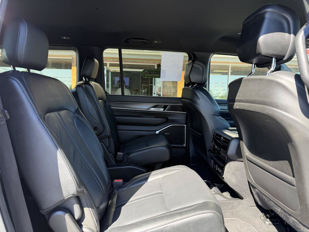 Used 2024 Jeep Wagoneer Series II AWD/4WD image 22