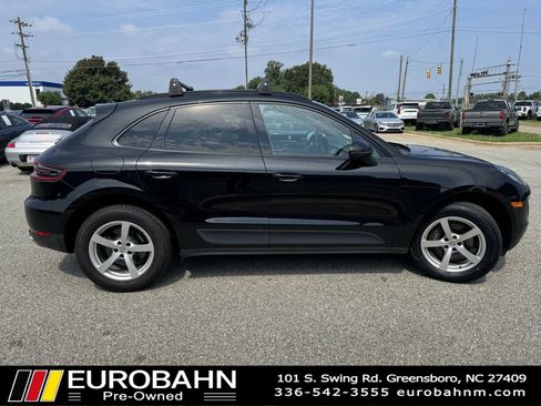 Used 2017 Porsche Macan AWD/4WD image 6
