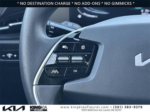 Used 2025 Kia Niro LX image 10