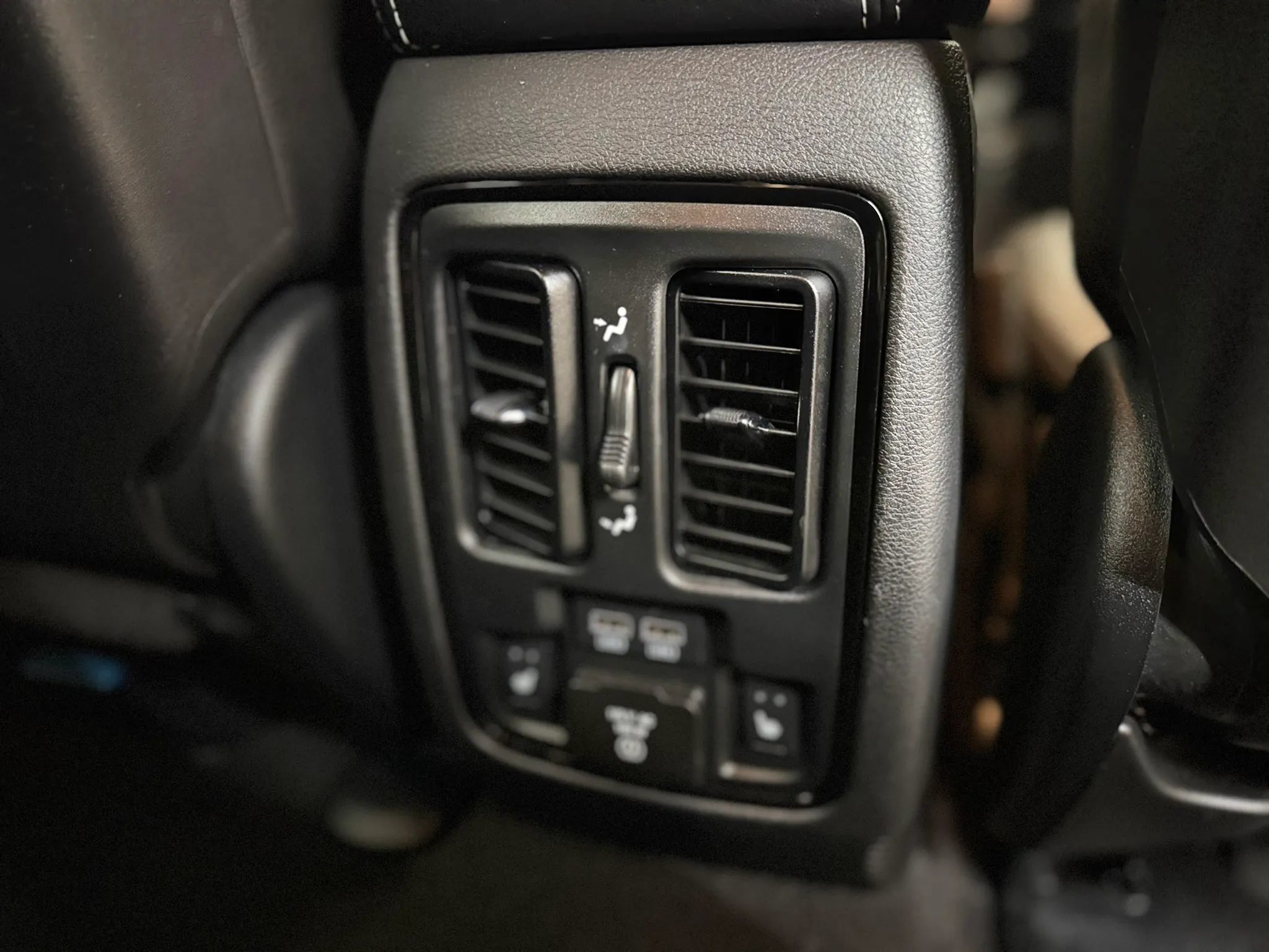 Used 2021 Dodge Durango SRT Hellcat w/ Technology Group AWD/4WD image 29