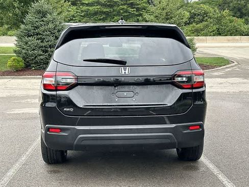 Used 2023 Honda Pilot LX image 4