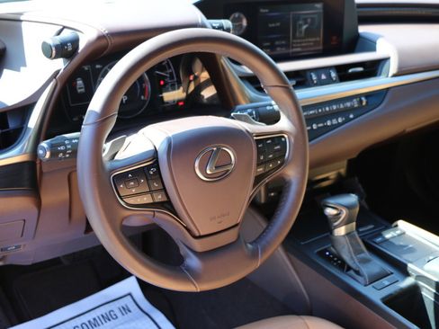 Used 2020 Lexus ES 350 w/ Accessory Package 2 image 16