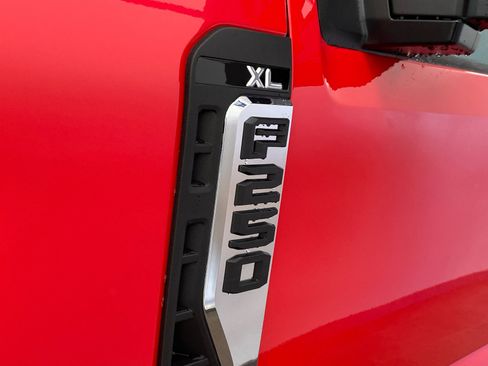 New 2026 Ford F250 XL w/ XL Chrome Package image 8