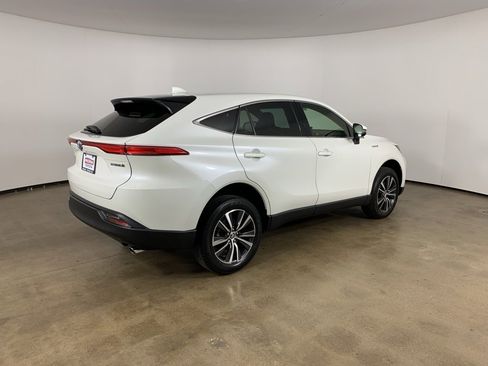 Used 2021 Toyota Venza LE image 31