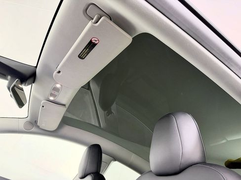 Used 2022 Tesla Model Y Performance AWD/4WD image 30