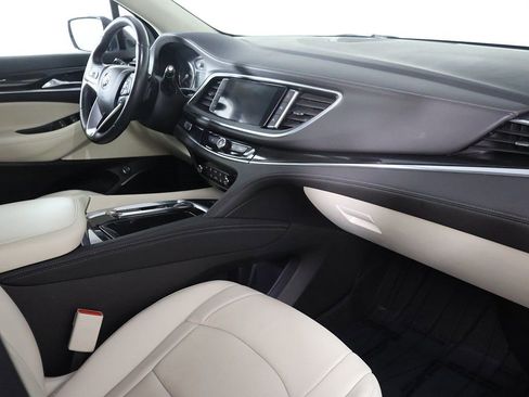 Used 2023 Buick Enclave Essence AWD/4WD image 30