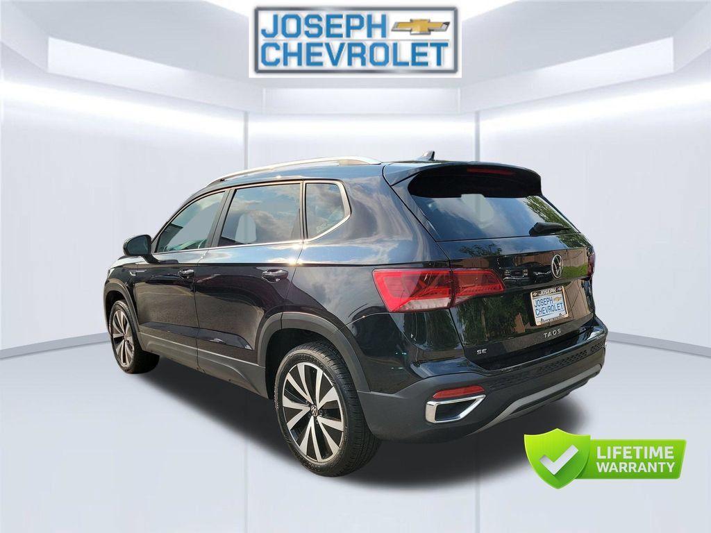 Used 2024 Volkswagen Taos SE FWD image 3