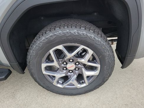 New 2026 GMC Sierra 1500 SLT image 27