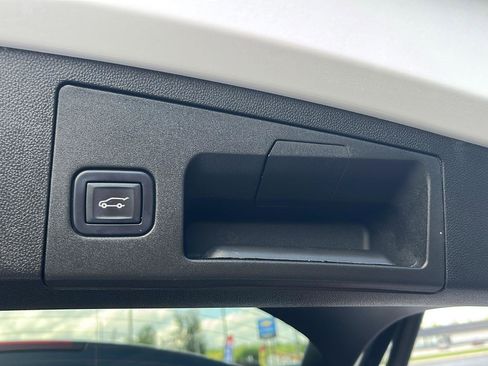 Used 2022 Cadillac XT4 Premium Luxury FWD image 24