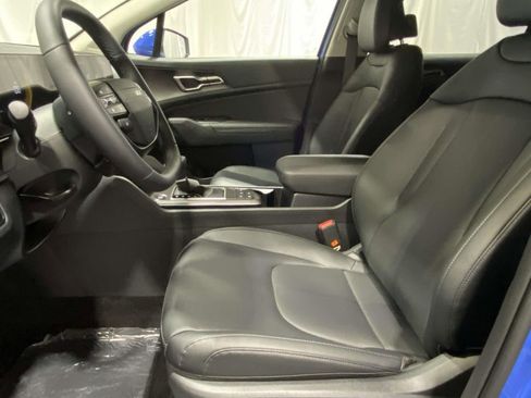 New 2026 Kia Sportage EX FWD image 17