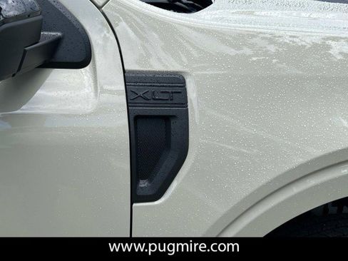 New 2025 Ford Maverick XLT w/ XLT Luxury Package image 9