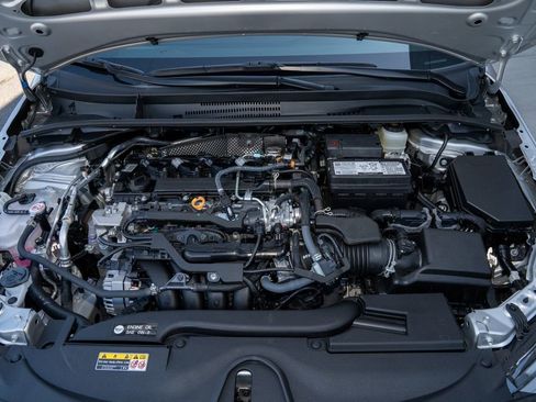 Certified 2025 Toyota Corolla SE image 18