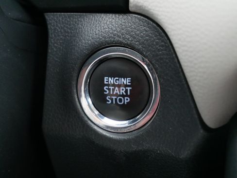 Used 2022 Toyota RAV4 XLE w/ Convenience Package AWD/4WD image 29
