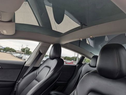 Used 2022 Tesla Model 3 Long Range AWD/4WD image 27