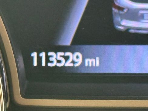 Used 2017 Nissan Pathfinder SL image 16