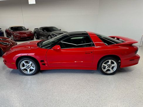 Used 2001 Pontiac Firebird Formula w/ Protection Group RWD image 21