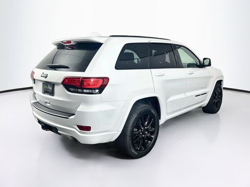 Used 2020 Jeep Grand Cherokee Altitude AWD/4WD image 9