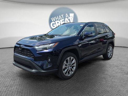Used 2025 Toyota RAV4 XLE Premium w/ Weather Package AWD/4WD image 8