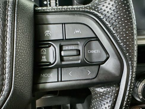 Used 2025 Toyota Tacoma SR5 AWD/4WD image 23