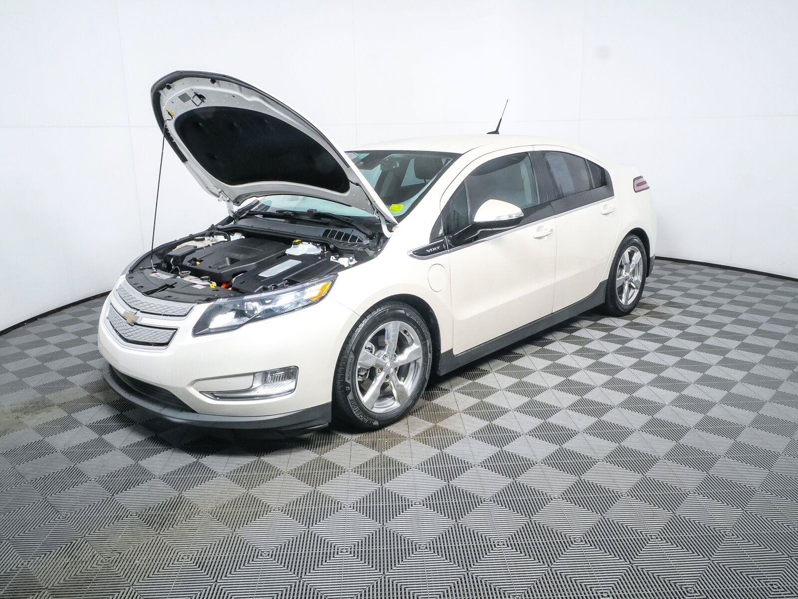 Used 2014 Chevrolet Volt Premium w/ Premium Trim Package FWD image 30