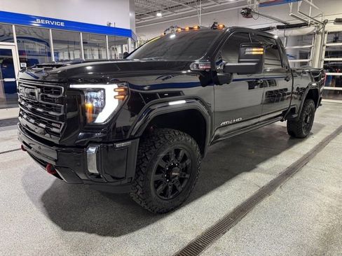 Used 2024 GMC Sierra 3500 AT4 w/ AT4 Premium Plus Package image 4