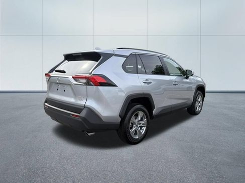 Used 2025 Toyota RAV4 XLE AWD/4WD image 5