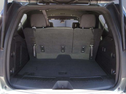 Used 2024 Chevrolet Tahoe LT RWD image 13