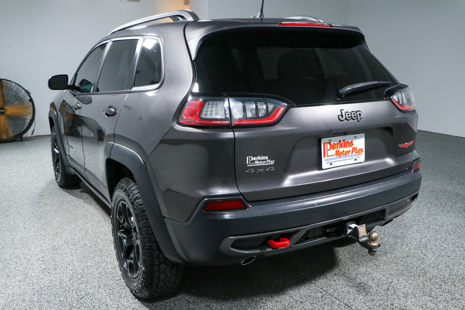 Used 2020 Jeep Cherokee Trailhawk w/ Trailer Tow Group AWD/4WD image 9