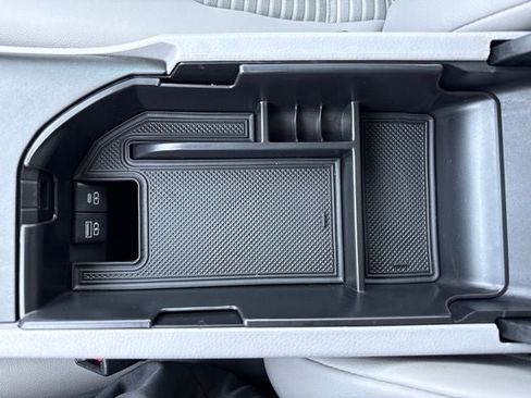 Certified 2022 Toyota Camry SE w/ Cold Weather Package FWD image 32