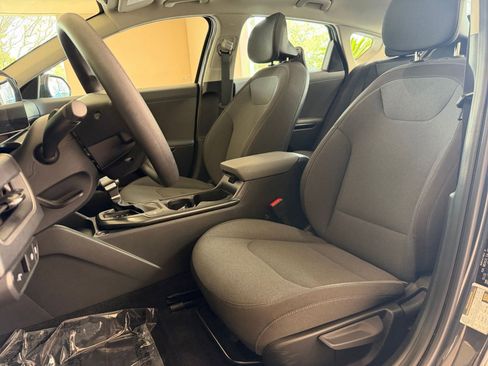 Used 2025 Kia K4 LXS image 23