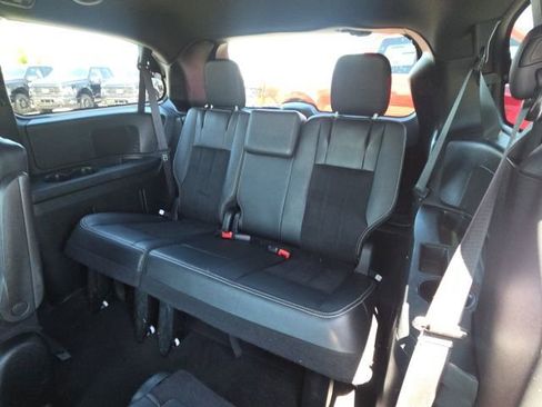 Used 2017 Dodge Grand Caravan SXT w/ Blacktop Package FWD image 17