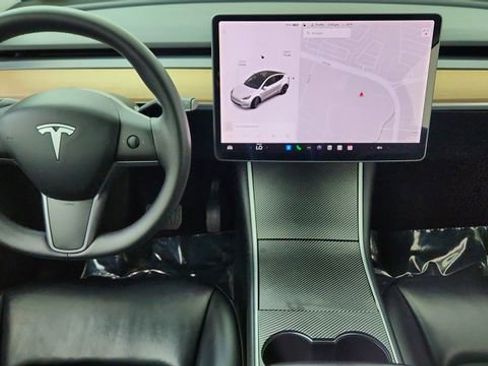 Used 2021 Tesla Model Y Long Range image 35