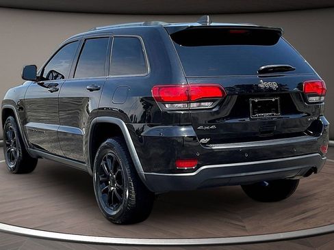 Used 2021 Jeep Grand Cherokee Laredo AWD/4WD image 5