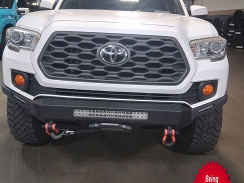 Used 2018 Toyota Tacoma SR5 image 1