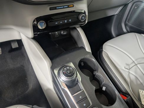 New 2025 Ford Escape SE w/ PHEV Premium Package image 15