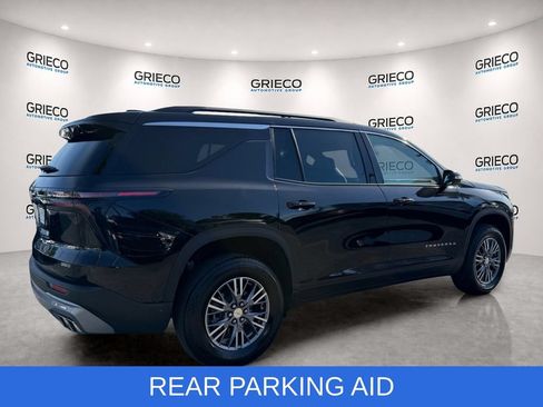 Used 2025 Chevrolet Traverse LT FWD image 7