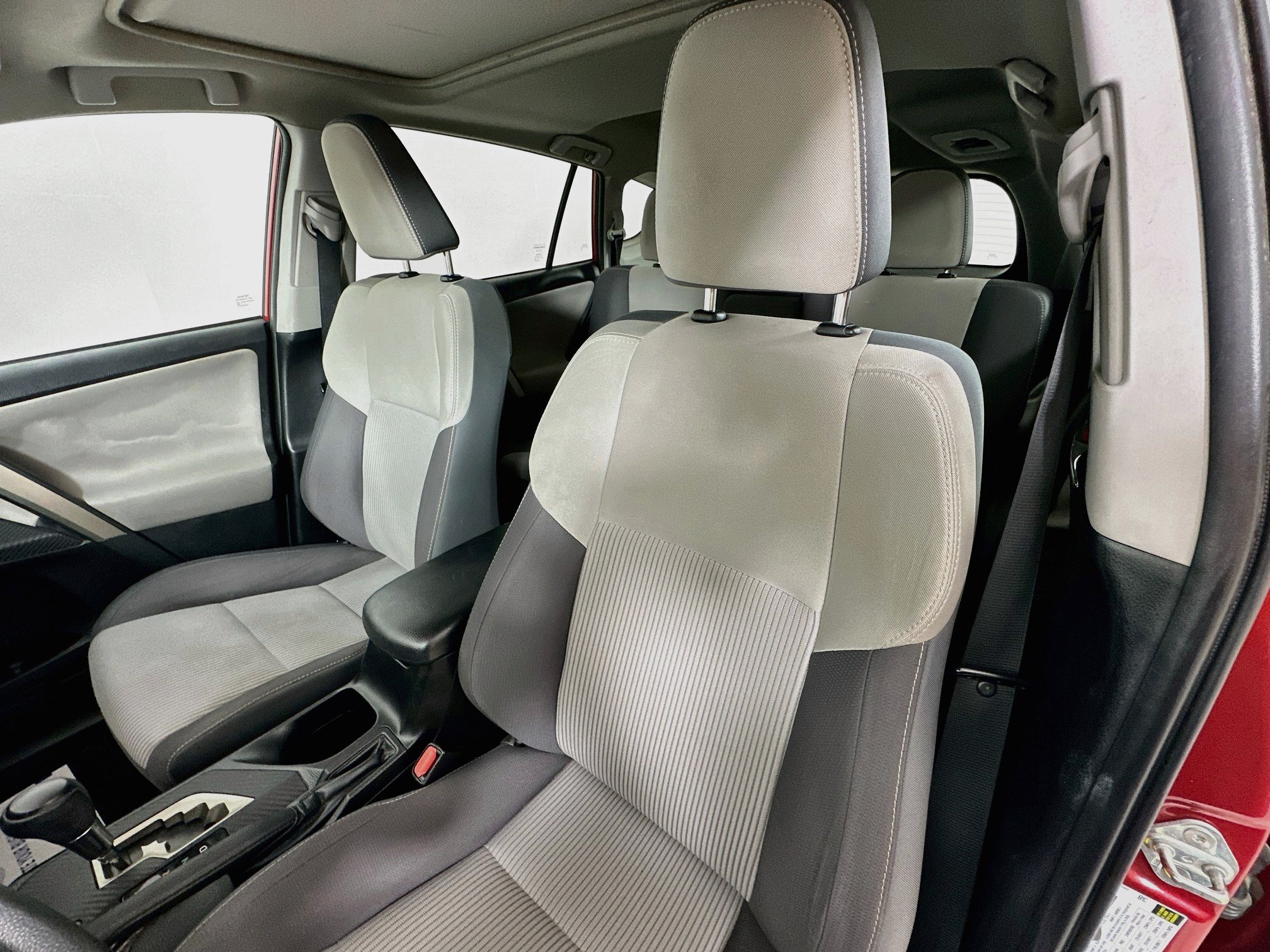 Used 2015 Toyota RAV4 XLE FWD image 19