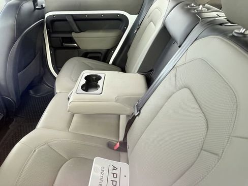 Used 2025 Land Rover Defender 110 X-Dynamic SE image 11