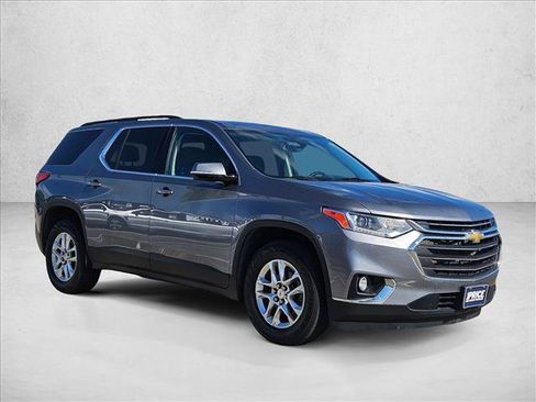 Used 2020 Chevrolet Traverse LT FWD image 3