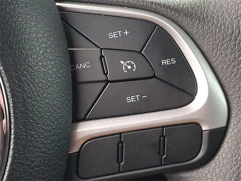 Used 2023 Jeep Renegade Latitude image 22