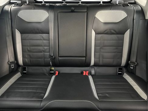 Used 2022 Volkswagen Taos SEL image 20